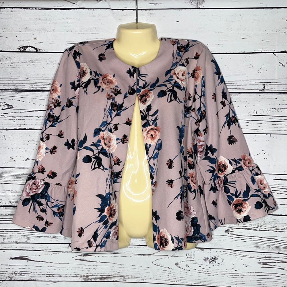 Gramercy 22 Size L Floral Print Clasp Front Bell Sleeve Jacket
